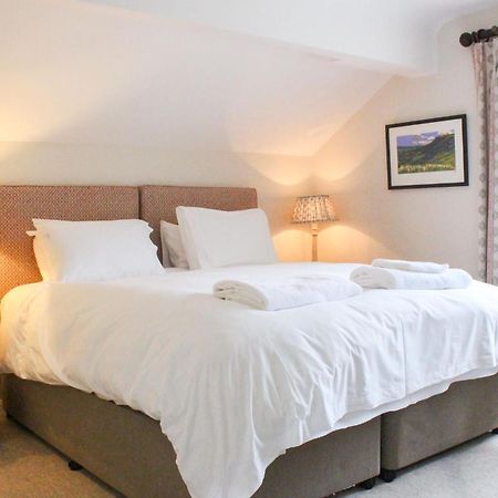 The Queens Arms Poyntington Esterno foto