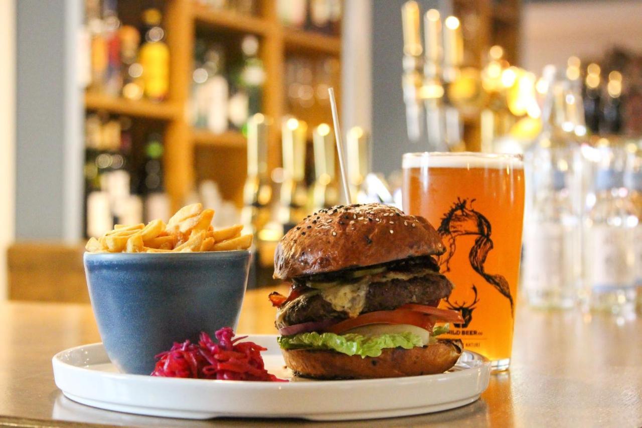 The Queens Arms Poyntington Esterno foto