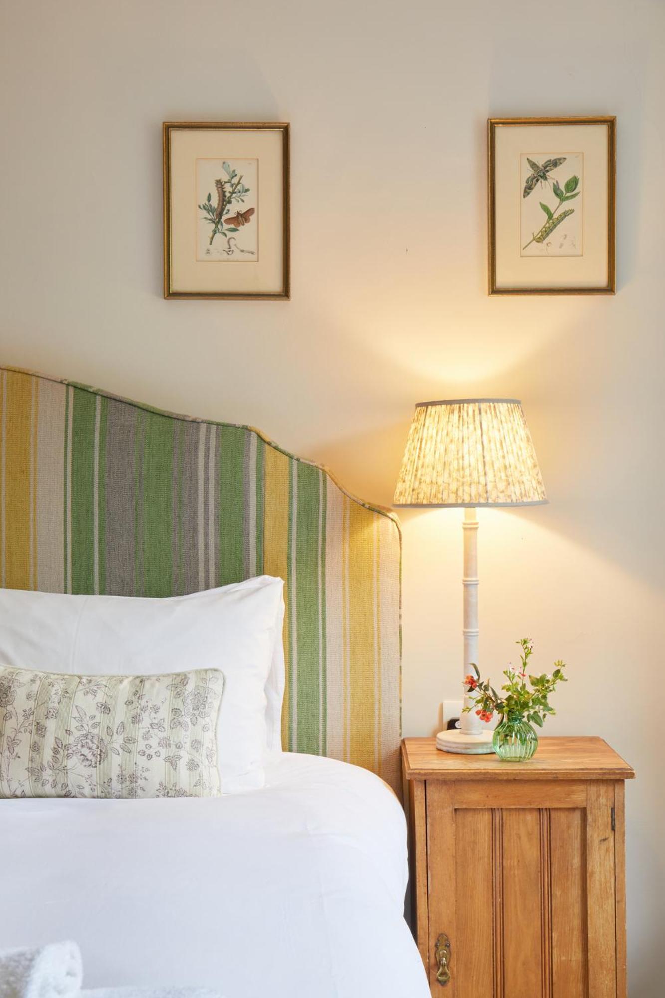 The Queens Arms Poyntington Esterno foto
