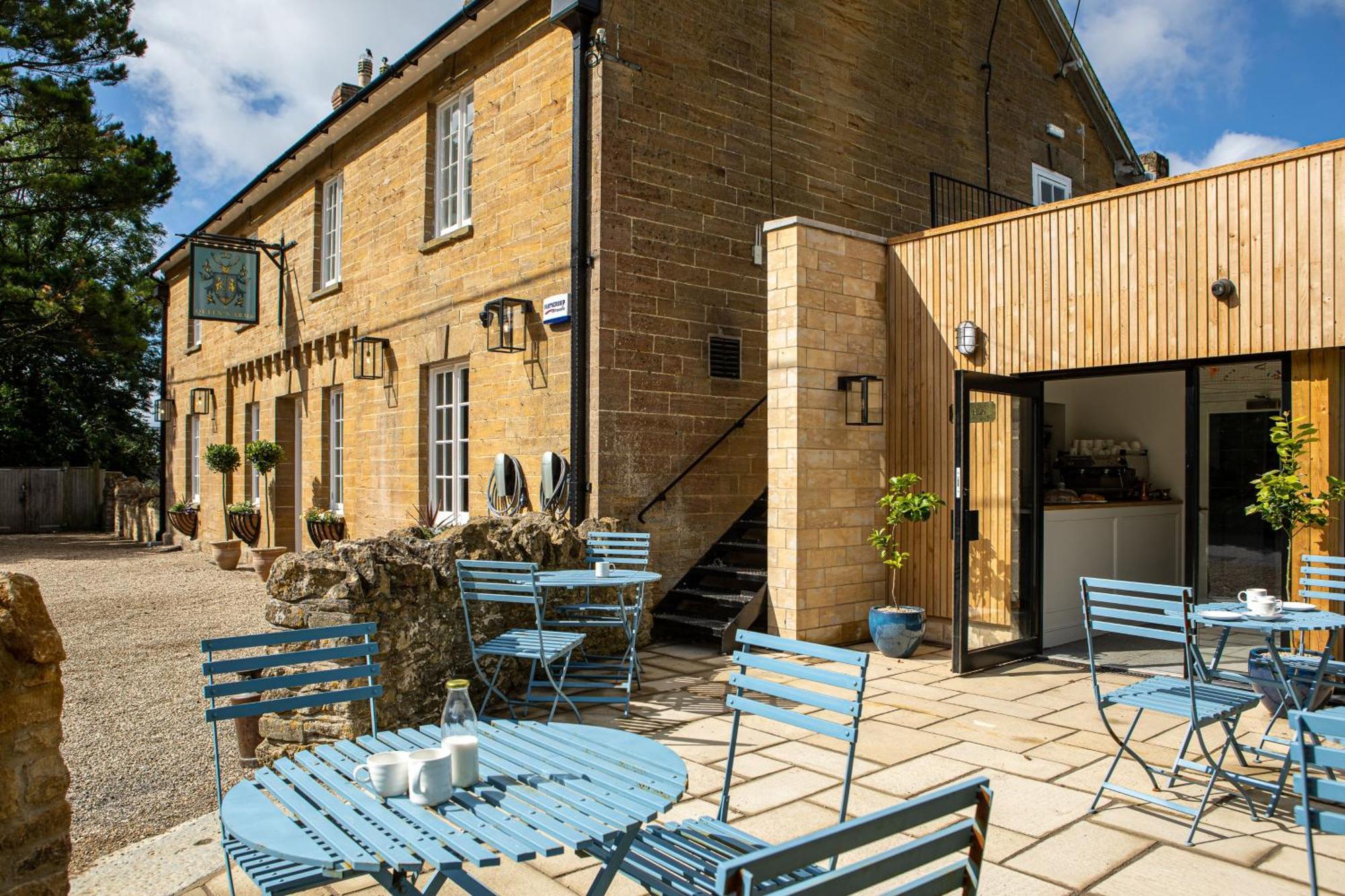 The Queens Arms Poyntington Esterno foto